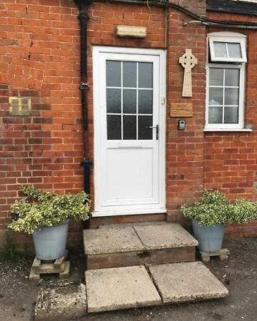 The Bustard Apartment Salisbury Exterior photo